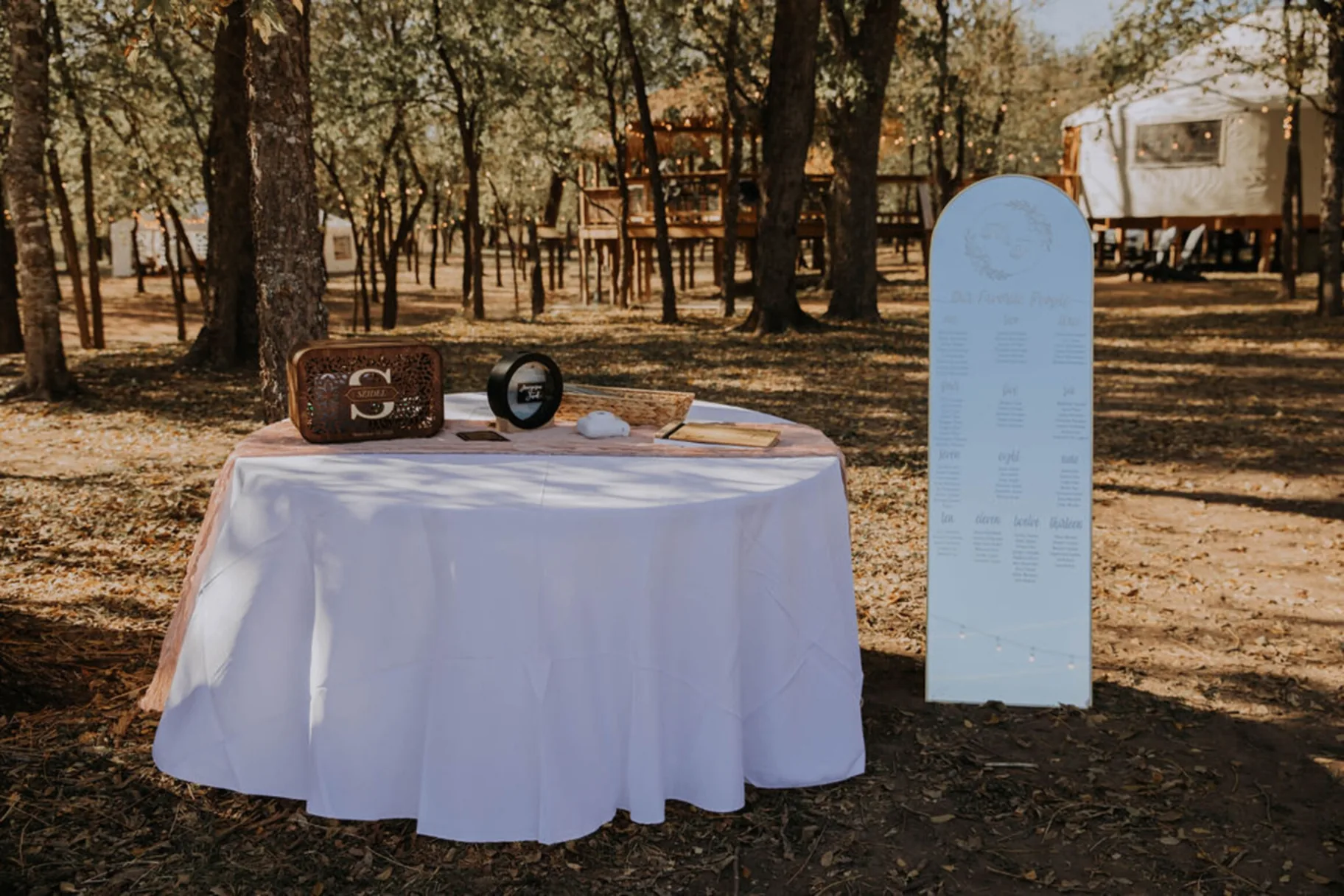 Wedding welcome table decor